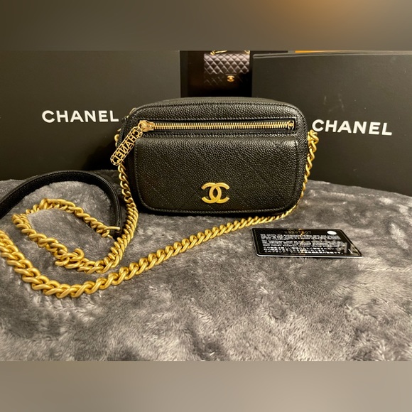 CHANEL Chain Caviar Shoulder Bag with CC Coco matelasse logo - Picture 1 of 11